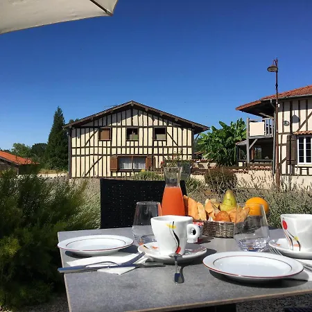 Le Cheval Blanc - Du Der - Logis Hotel Giffaumont-Champaubert