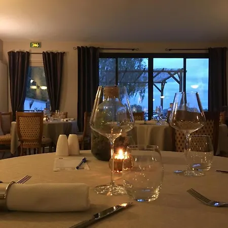 Hotel Le Cheval Blanc - Du Der - Logis Giffaumont-Champaubert