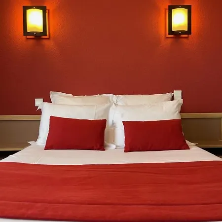 Hotel Le Cheval Blanc - Du Der - Logis Giffaumont-Champaubert