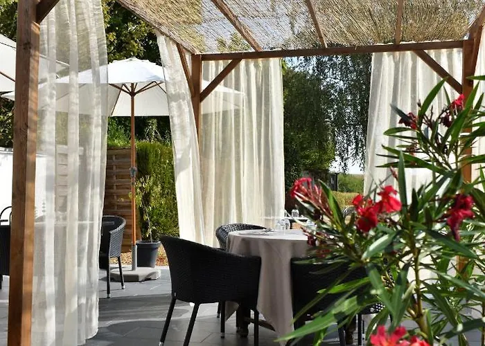 Le Cheval Blanc - Logis Hotel