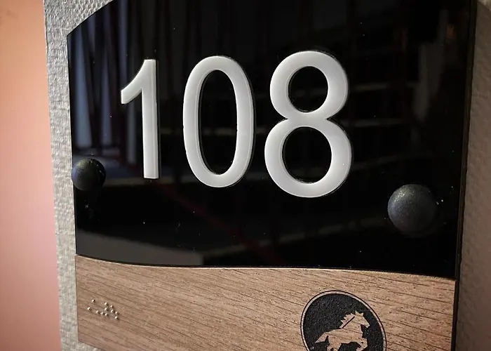 Le Cheval Blanc - Logis Hotel Giffaumont-Champaubert