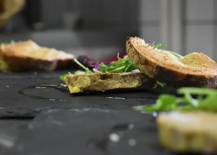 Le Cheval Blanc - Logis Hotel Giffaumont-Champaubert