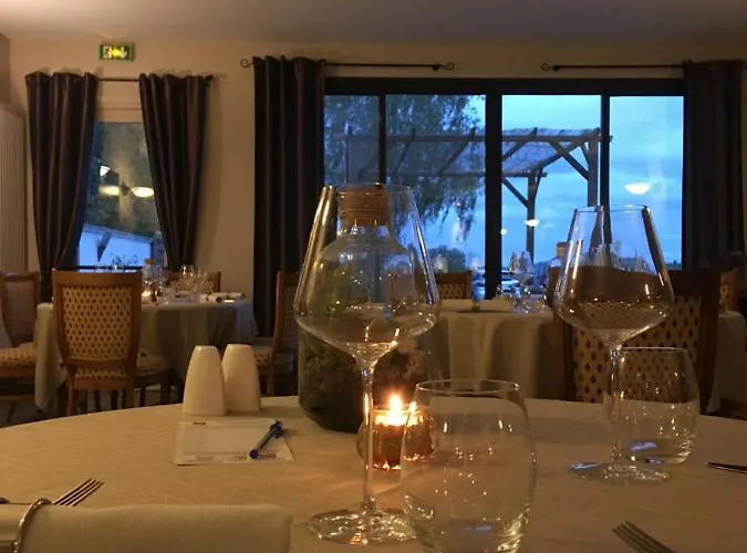 Hotel Le Cheval Blanc - Logis Giffaumont-Champaubert