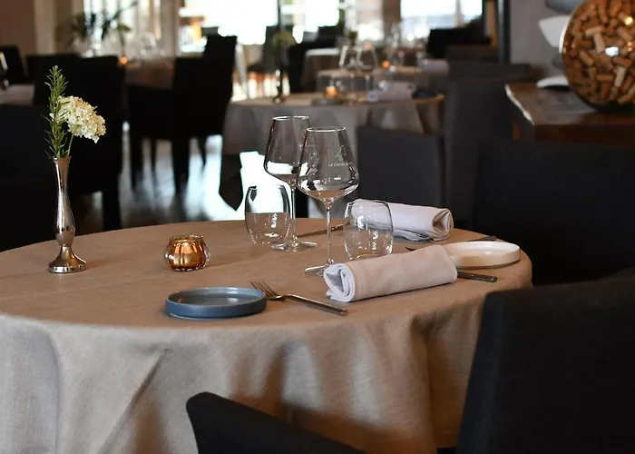 Le Cheval Blanc - Du Der - Logis 호텔 3*