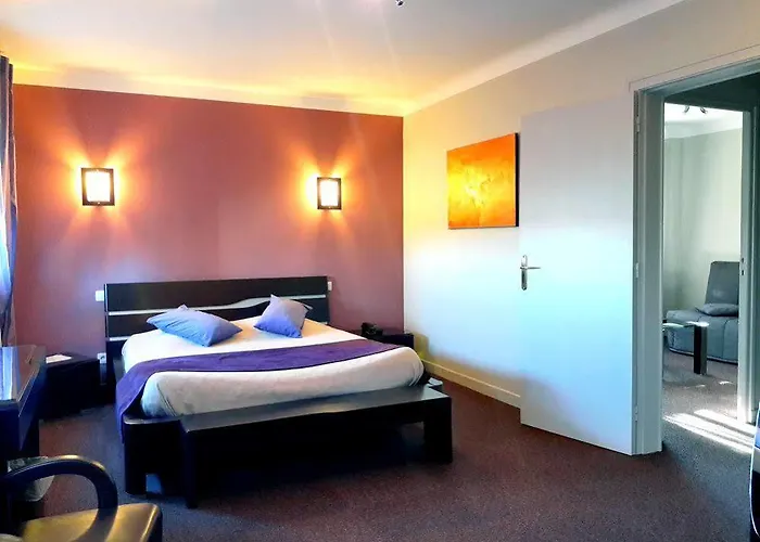 Le Cheval Blanc - Logis Hotel Giffaumont-Champaubert