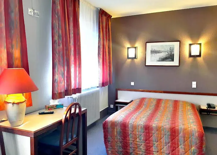 Le Cheval Blanc - Logis Hotel 3*